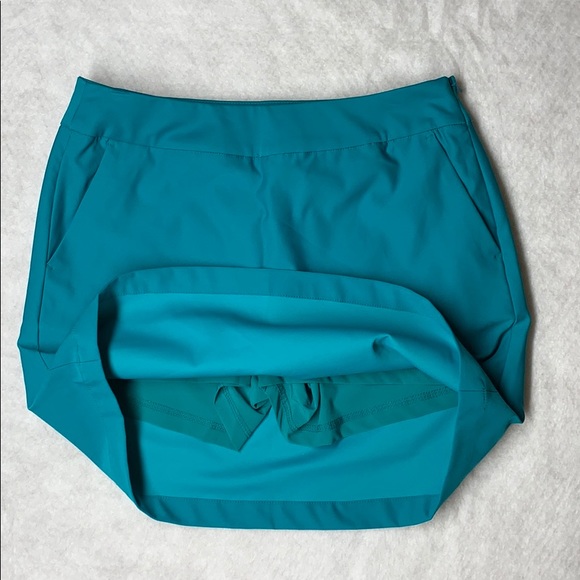 Nike Golf Skorts, size 4, Emerald Green - Picture 3 of 6